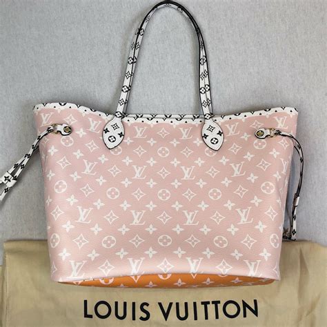 louis vuitton neverfull monogram giant mm red pink|louis vuitton neverfull mm outlet.